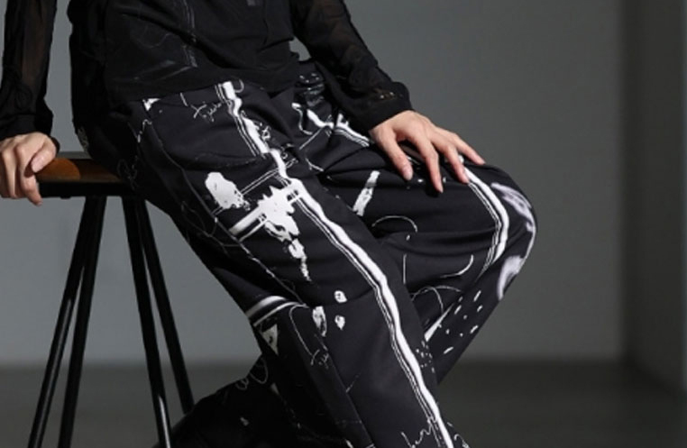 レディース 大人 上品 ペイント柄ワイドパンツ