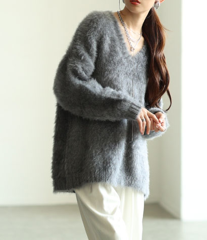 ネコヤーンVネックニットプルオーバー