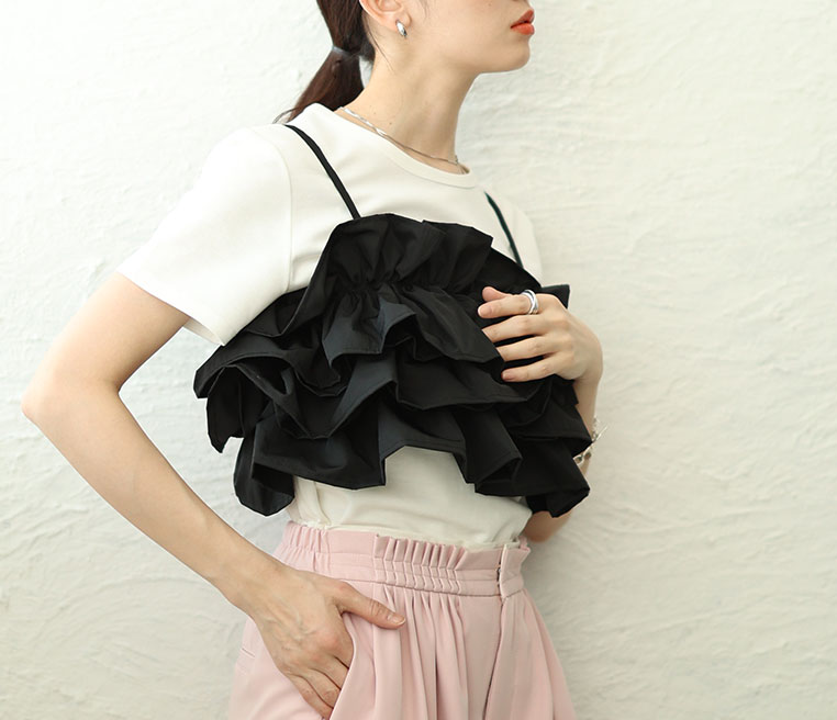 バックシャーリング撥水フリルビスチェ