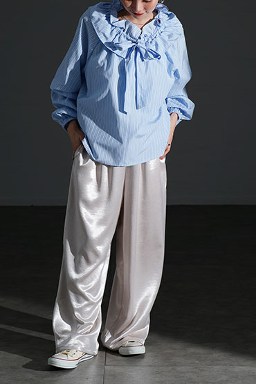 フリルカラーストライプブラウス