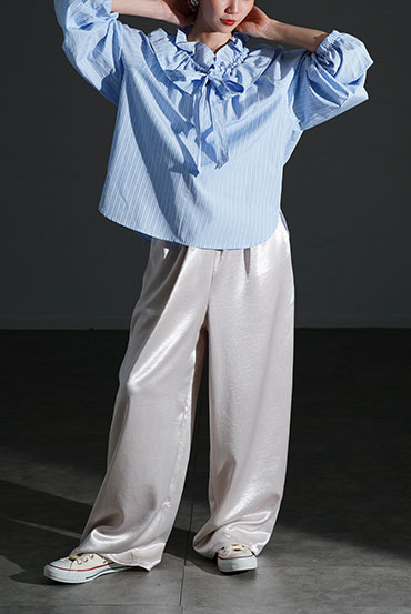 フリルカラーストライプブラウス