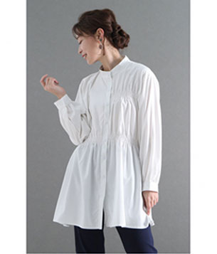 パフスリーブのフレアシャツブラウス