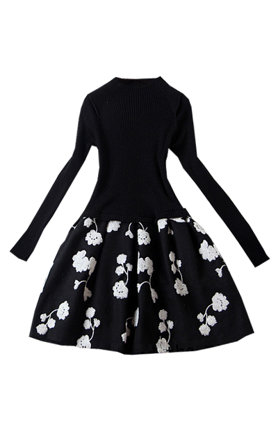 3/4スリーブニットとソフトウールのフレアワンピース